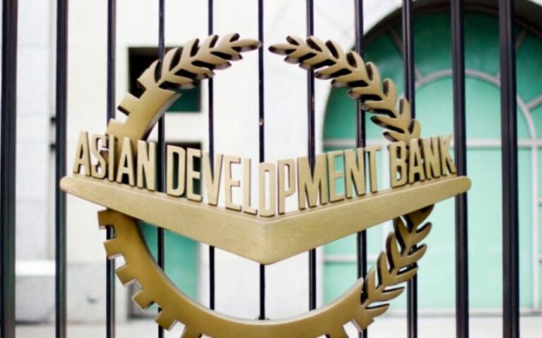 77100bb6-b1f8-3b85-a805-c8eba5eb0b58_850