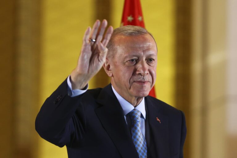 230529-erdogan-mb-0745-380edf