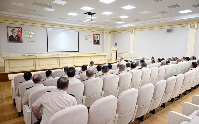 784f10a2-27a1-3cfe-a3ff-8ff1a2081951_850