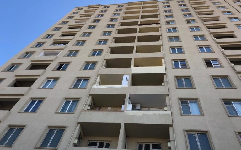 d6af6cec-11f3-322d-a136-f85d9adb06b8_850