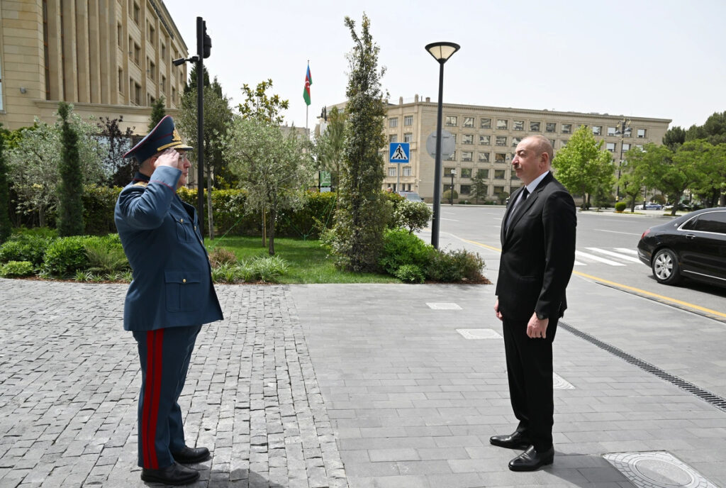 GvitnWbQeVvalPEFMc7v5F2VELazddewCuXVQX6q_1200