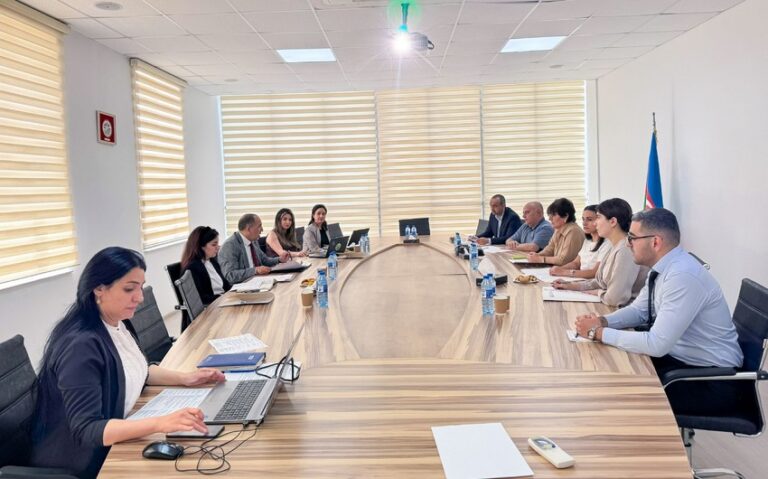 aa2d2476-b20d-3517-9bc9-a4e9783cc704_850