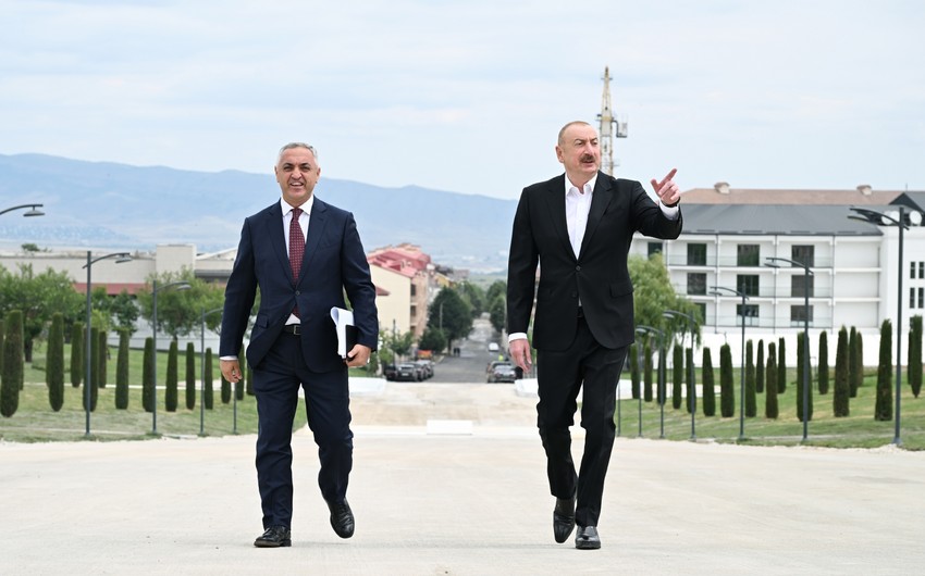 1fb91882-edf5-3c69-93c8-ce24bbf8c182_850