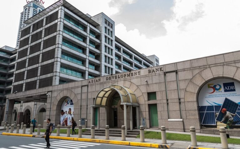 761993d8-3cc1-3f29-8eaa-caabedf94526_850