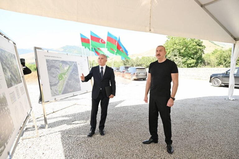 48c14b14-e8a3-3554-965f-67cfc8678955