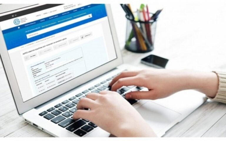 b8915013-1ad1-3601-b6c5-f85743e9c565_850