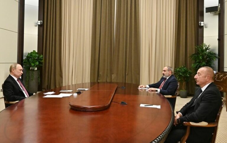 eliyev-putin-pash-sochi