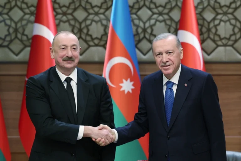 D8C4oLKy79TVT9a4T1vv2bRUa3aT80au5ENMgt4x_825