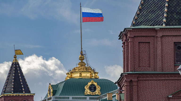 5f18d84341edbed3e49e9e05842af8cf_kremlbayraq