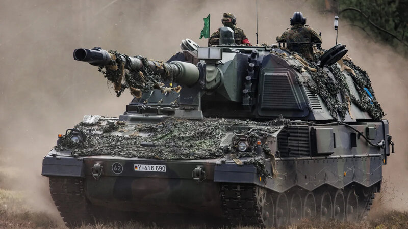 2335720-german-soldiers