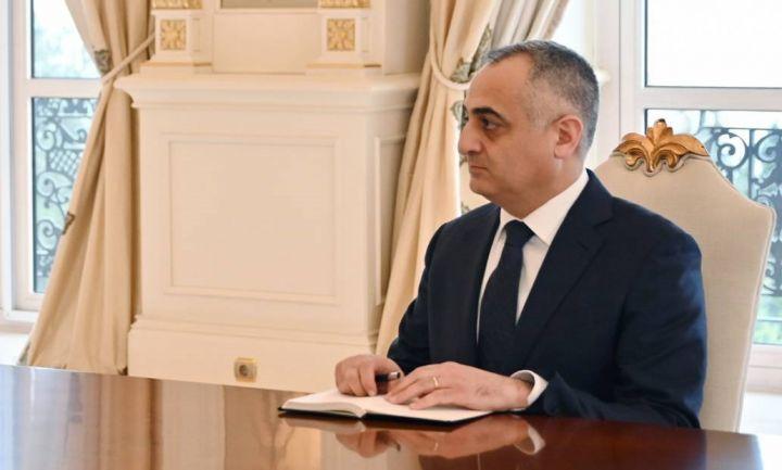 6fac9077-1415-46a0-a356-75d53c8e7330