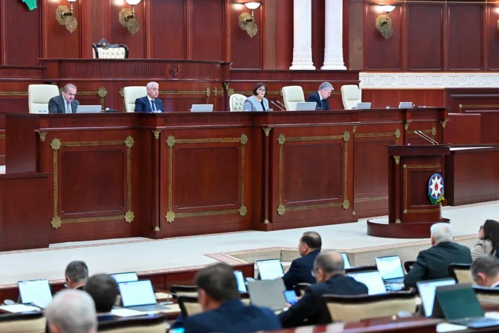 9eaf25b5-424b-3c90-9e8f-60e3e046d6b7_1200 (1)