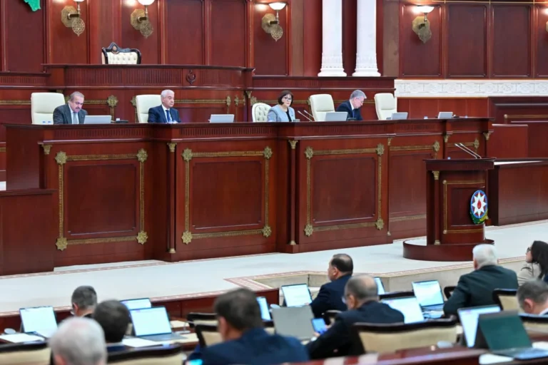 9eaf25b5-424b-3c90-9e8f-60e3e046d6b7_1200 (1)