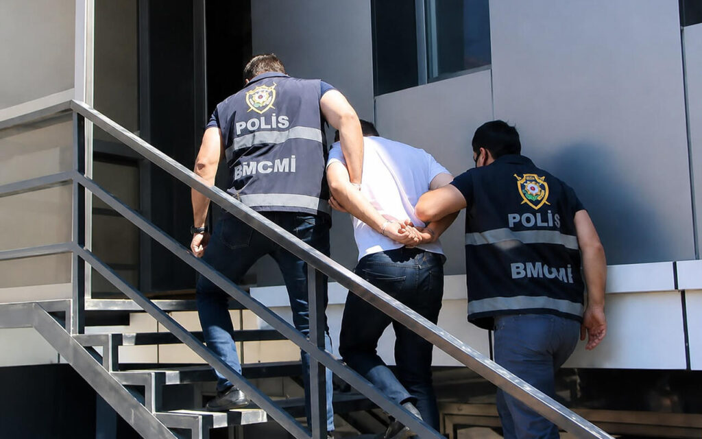 polis_5_