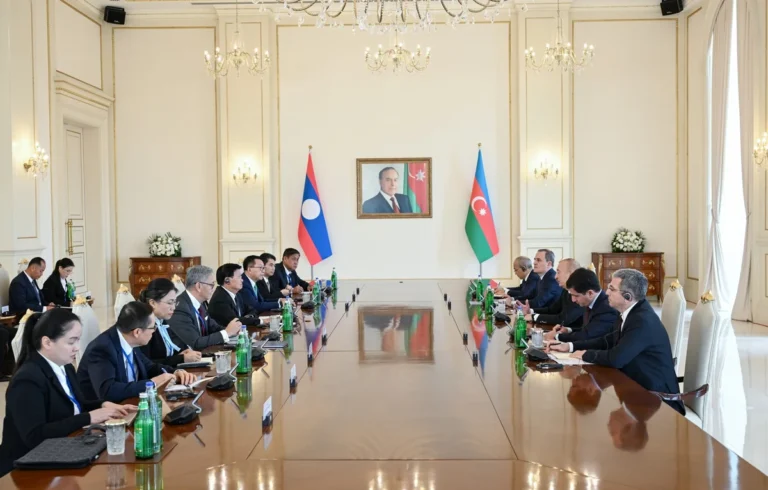 laos-az3